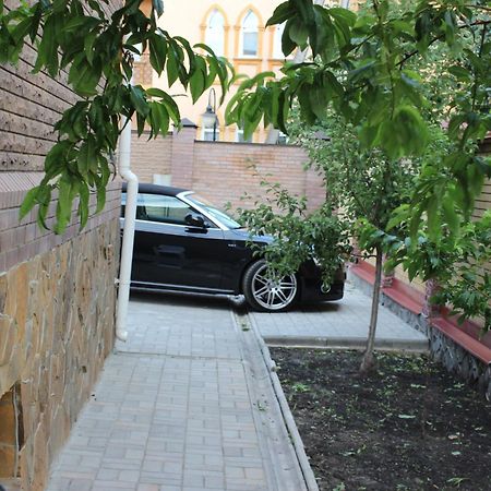 Отель Barin House Сумы Экстерьер фото