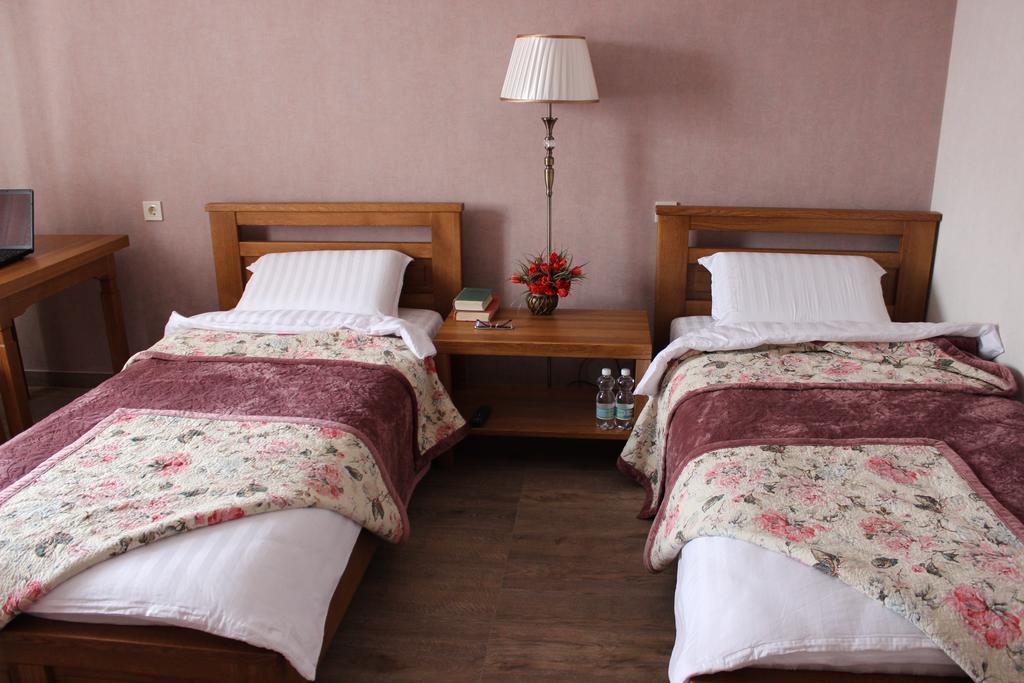 Отель Barin House Сумы Экстерьер фото