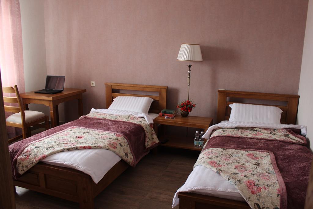 Отель Barin House Сумы Экстерьер фото