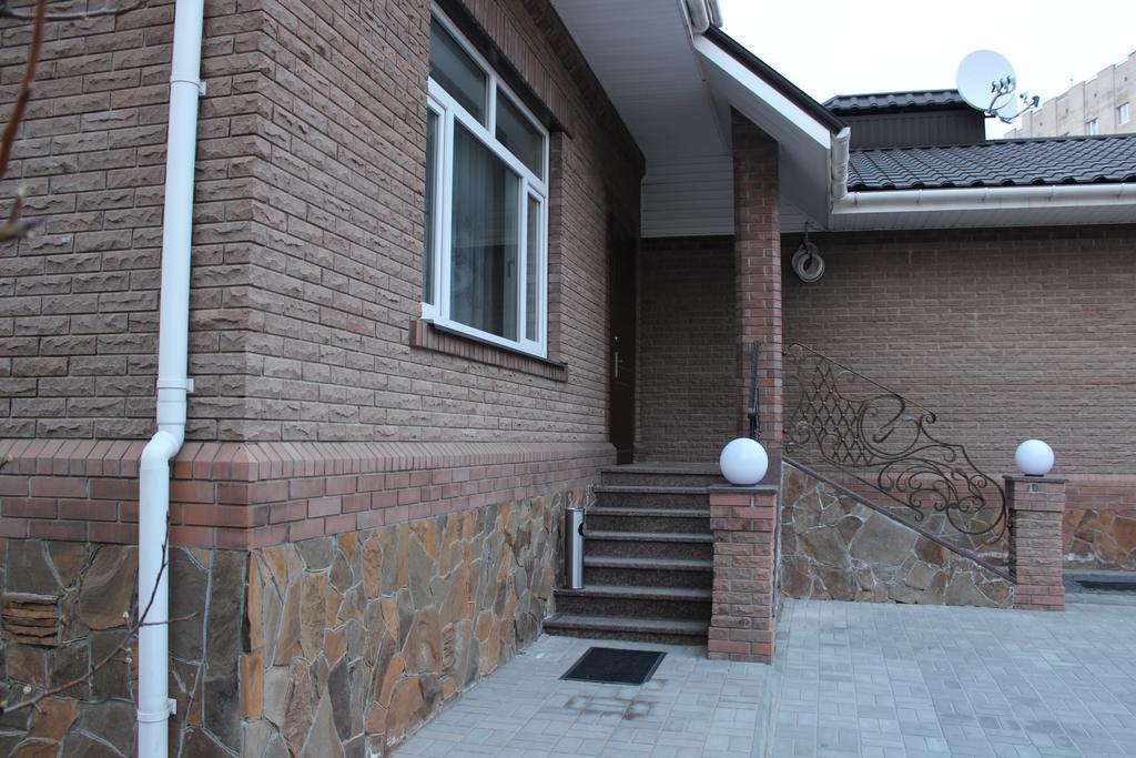 Отель Barin House Сумы Экстерьер фото